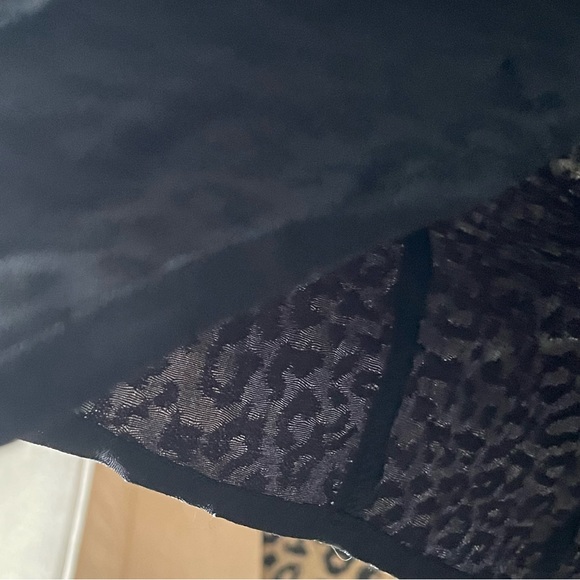 🆕 MOTEL BLACK SATIN CHEETAH SLIP DRESS - Picture 10 of 11